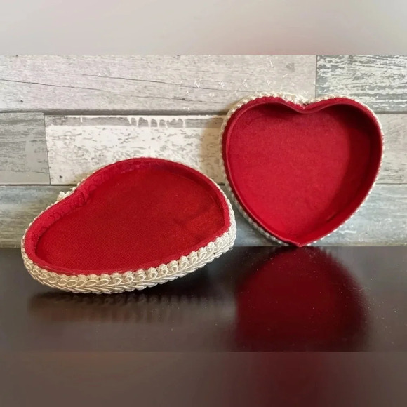 3 Vtg Valentine’s Day Heart Red Fabric 4” Trinket Jewelry Gift Boxes Cupid Love - Picture 11 of 14